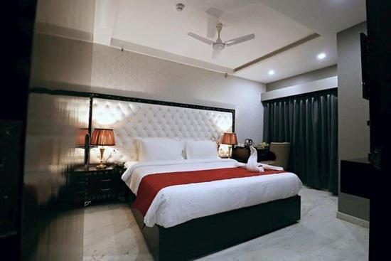 The Hotel Grace Place Inn New Delhi Extérieur photo