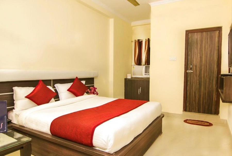 The Hotel Grace Place Inn New Delhi Extérieur photo