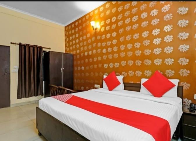 The Hotel Grace Place Inn New Delhi Extérieur photo
