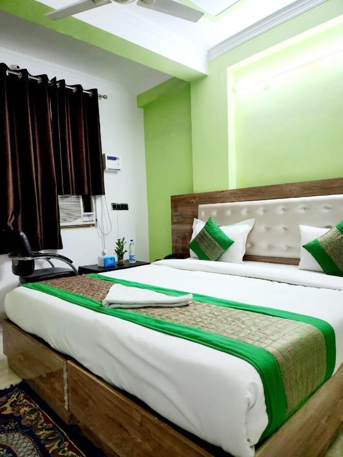 The Hotel Grace Place Inn New Delhi Extérieur photo