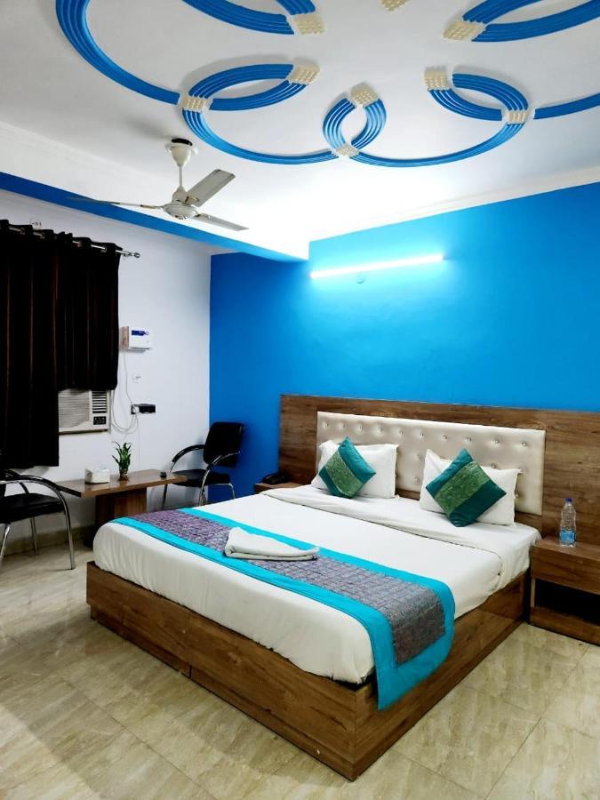 The Hotel Grace Place Inn New Delhi Extérieur photo