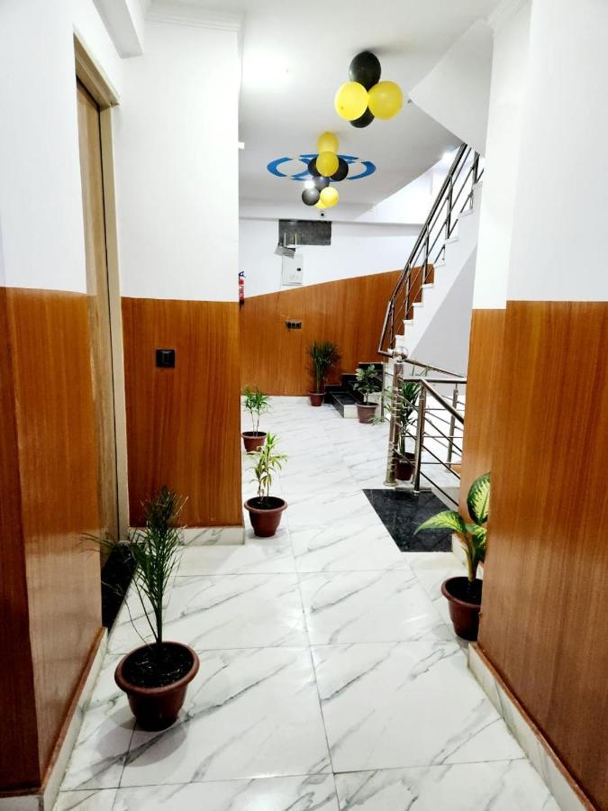 The Hotel Grace Place Inn New Delhi Extérieur photo